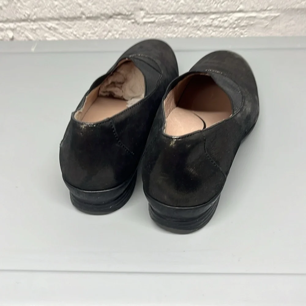 Dansko Ann Woman’s Flat Shoes Black Leather/Textile Trim size 37 US 6.5/7